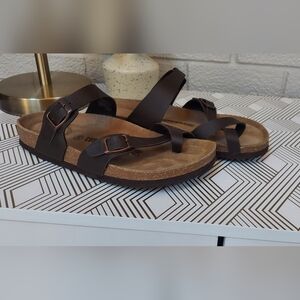 CUSHIONAIRE Women's Luna Cork Footbed Sandle